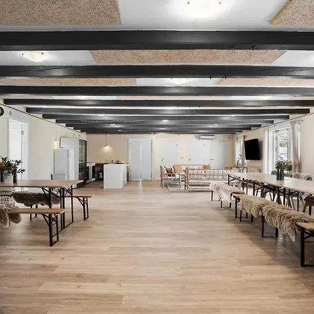 Дом отдыха 6 Bedroom Gorgeous In Транекер