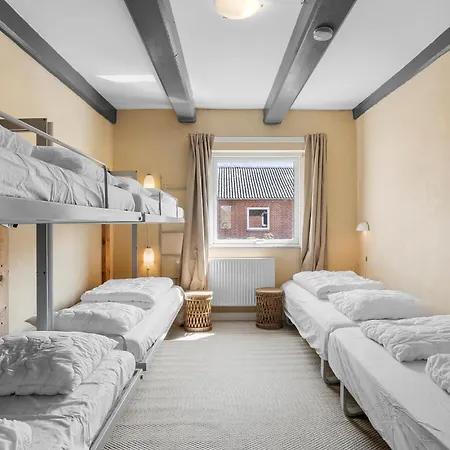 Дом отдыха 6 Bedroom Gorgeous In Транекер