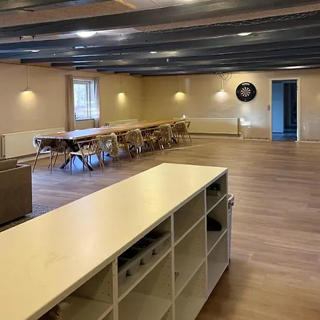 Дом отдыха 6 Bedroom Gorgeous In